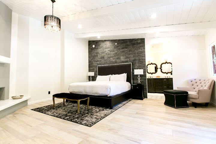 Room 14 of 42