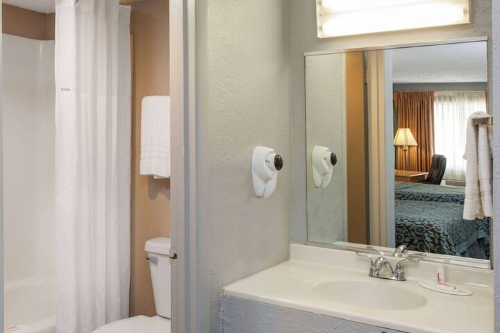 Room 3 of 15
