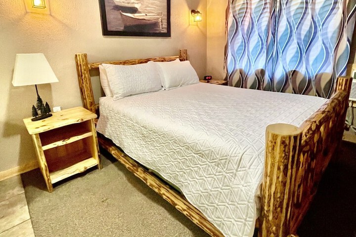 Room 12 of 23