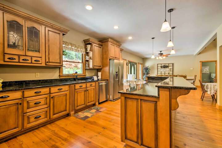 Tryon House w / Hot Tub - Near Equestrian Centers!