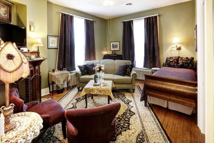 Room 16 of 46