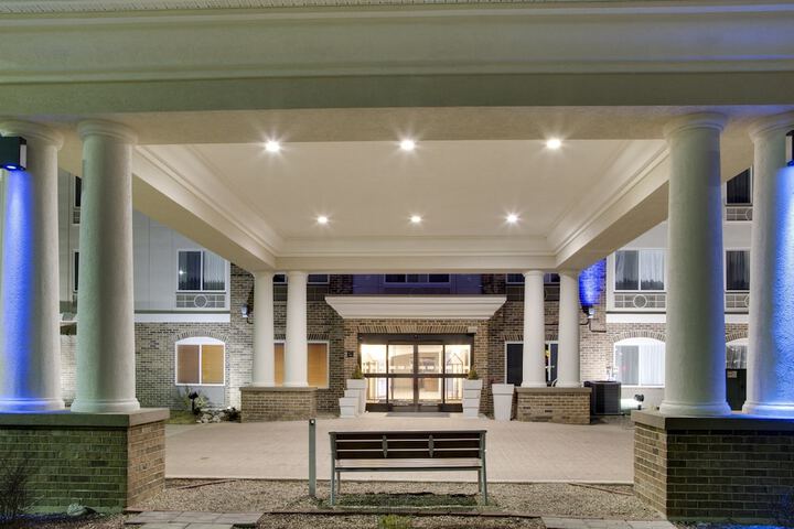 Hotel 4 of 49