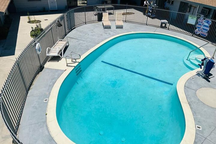 Pool 5 of 13