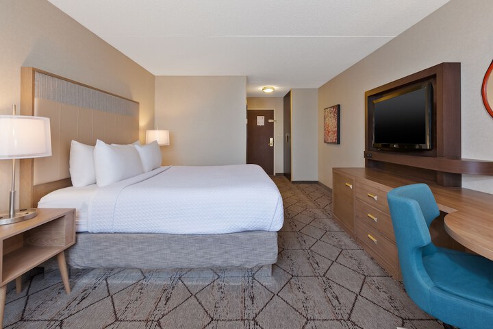 Room 9 of 46