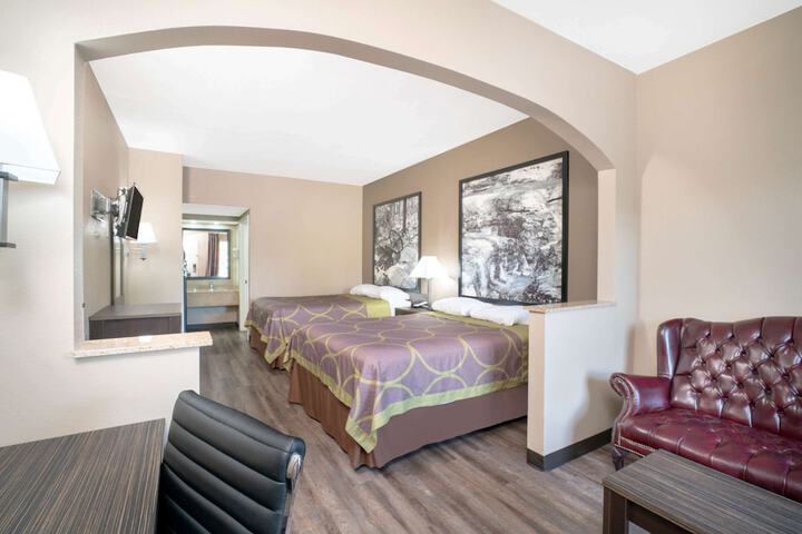 Room 12 of 16
