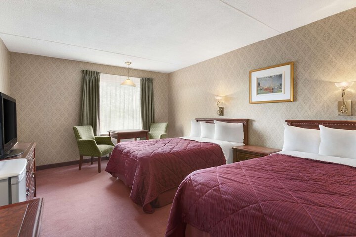 Room 7 of 16