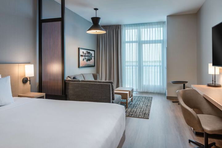 Room 48 of 92