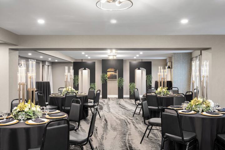 Ballroom/Hall 40 of 42
