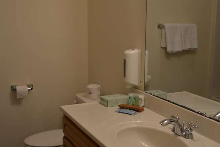 Room 43 of 66