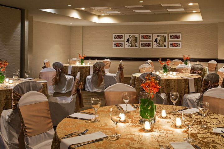 Ballroom/Hall 56 of 59