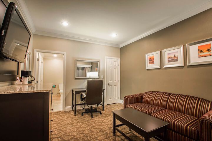 Room 13 of 38