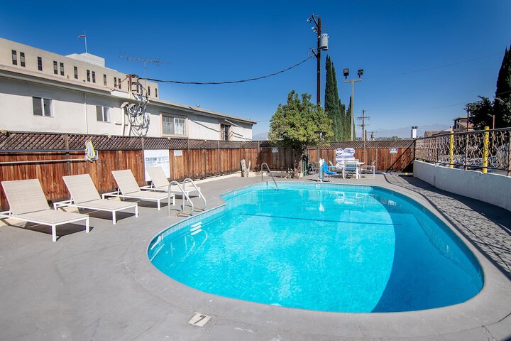 Pool 30 of 67