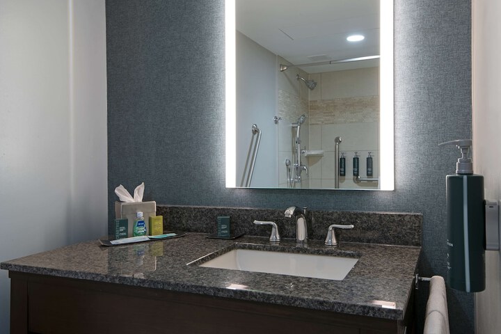 Doubletree by Hilton Hotel Kamloops