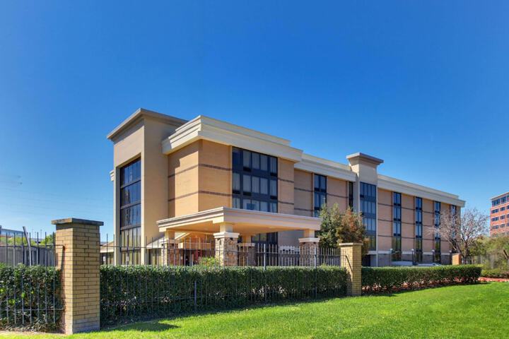 Heritage Inn Suites Houston / Sugar Land Trademark by Wyndham