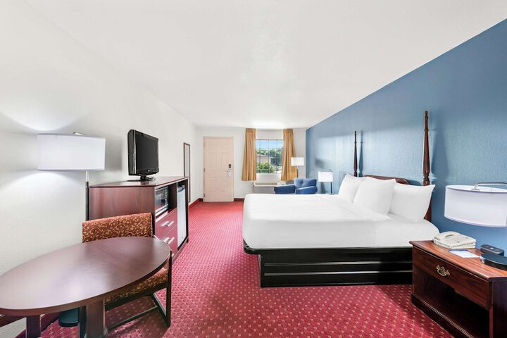 Room 44 of 73