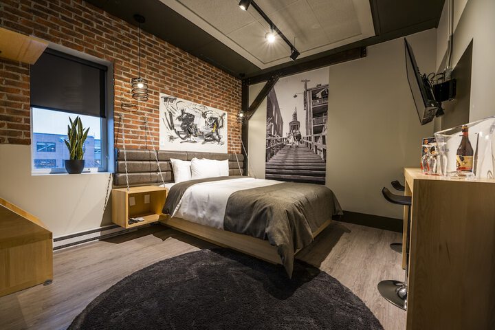 La Suite Hotel