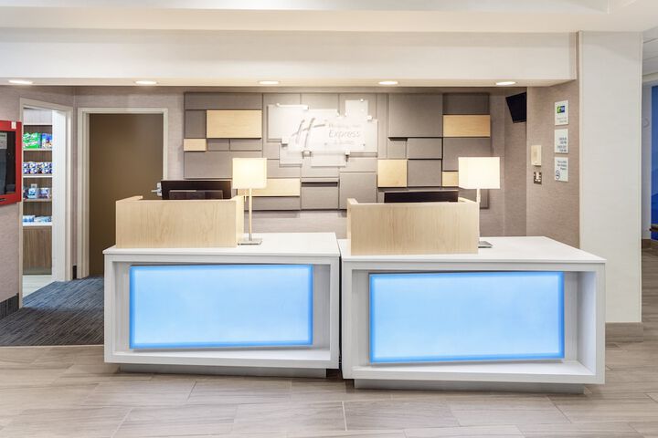 Holiday Inn Express Hotel & Suites Tilton - Lakes Region by IHG