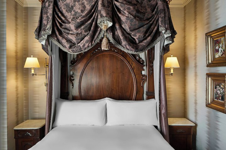 Room 47 of 212