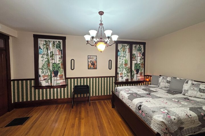Hermann Crown Suites
