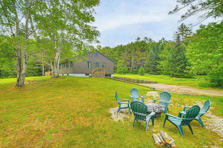 Lakefront Escape w / Deck & Kayaks in Lovell!