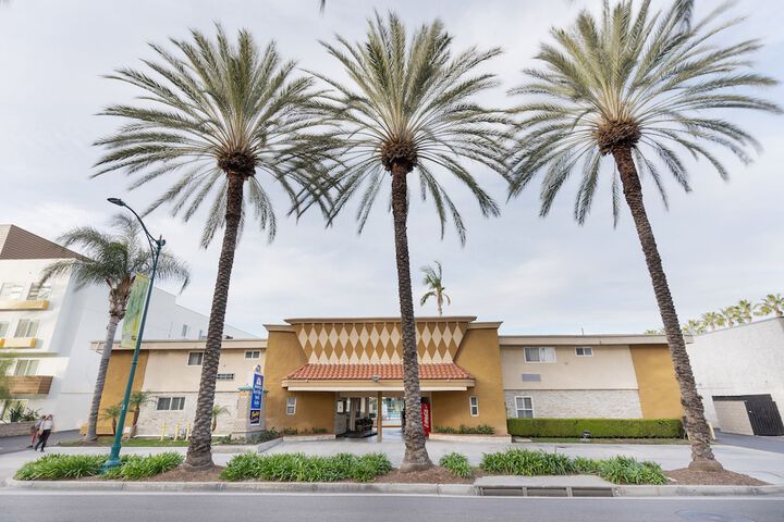 Hotel 2 of 57