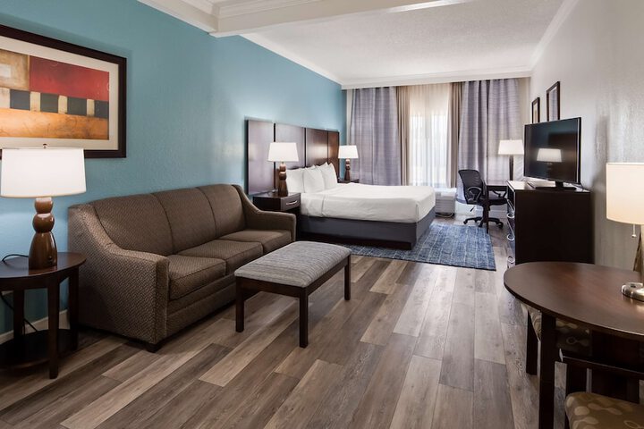 Best Western Plus Ambassador Suites Venice