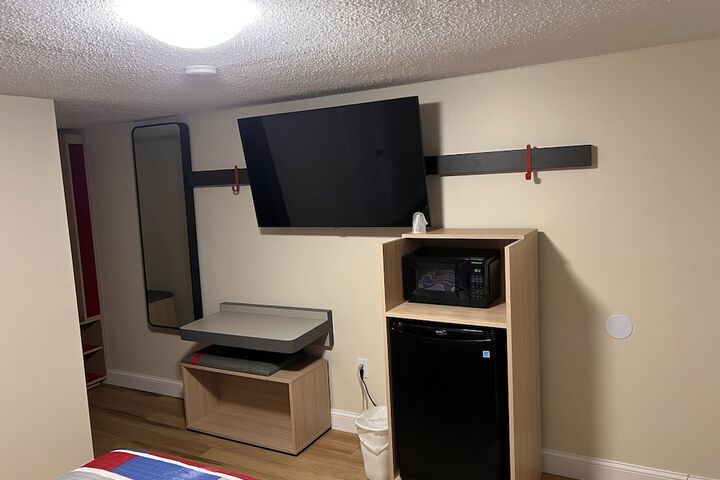 Room 16 of 26