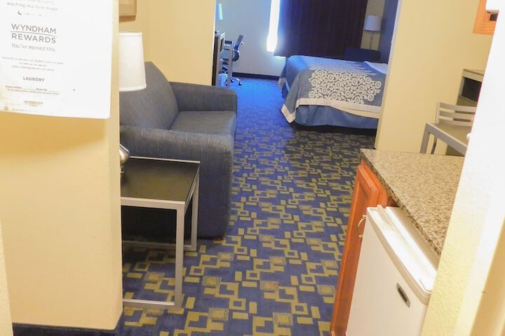 Room 28 of 43