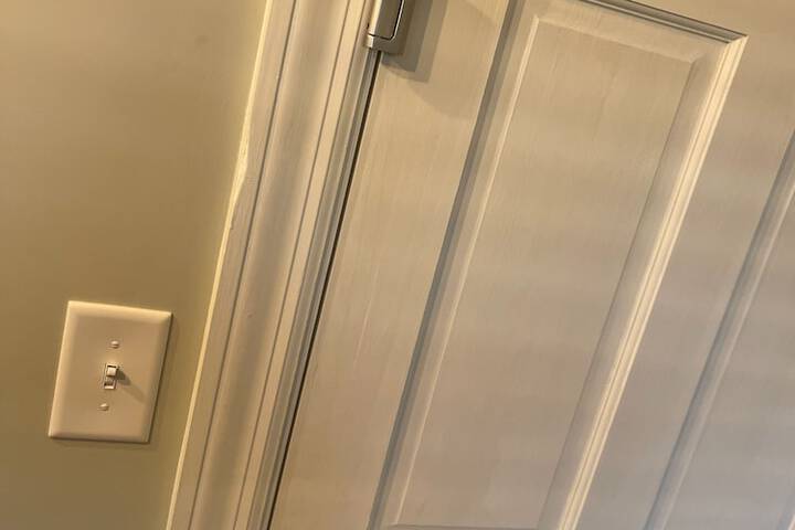 Feel Cozy at Home in Cio a Clean Bright Welcoming Private Updated Room