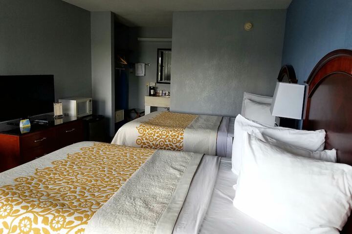 Room 6 of 35