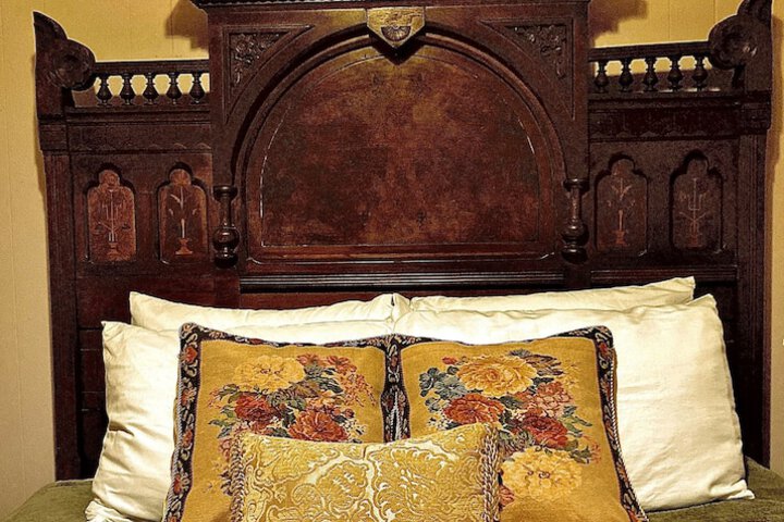 Coppersmith Inn B & B