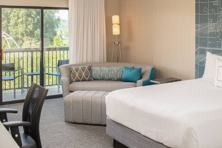 Courtyard by Marriott Seattle Sea-Tac Area