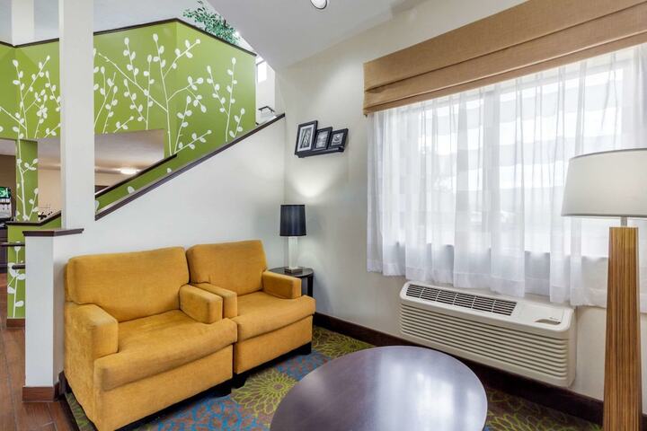 Hotel Interior 7 of 27
