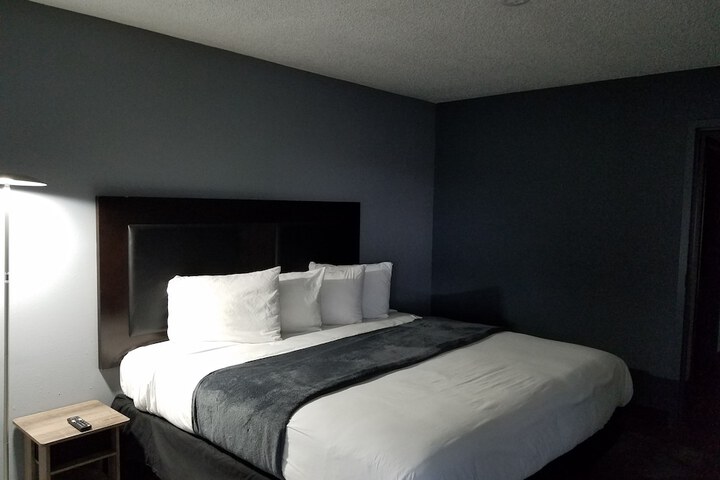 Room 8 of 39