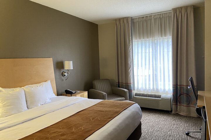 Comfort Suites Pittsburgh Airport