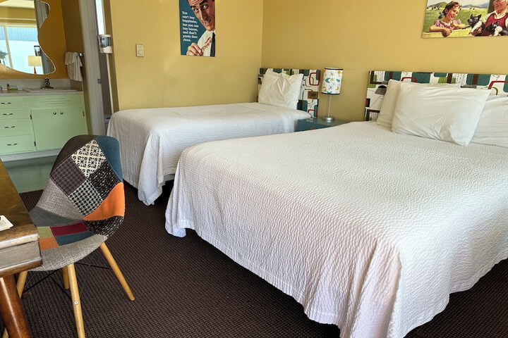 Room 20 of 65