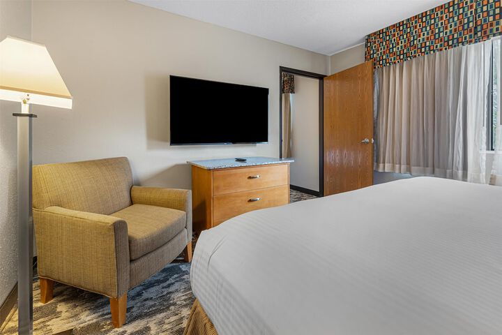 Best Western Ambassador Inn & Suites