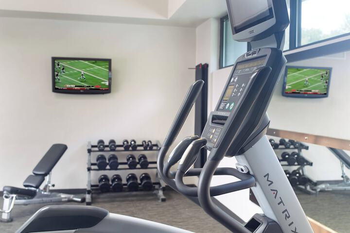 Courtyard by Marriott Raleigh / Cary