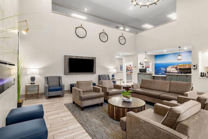 La Quinta Inn & Suites by Wyndham Newport