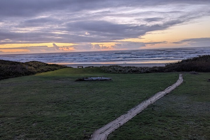 Silver Surf Motel