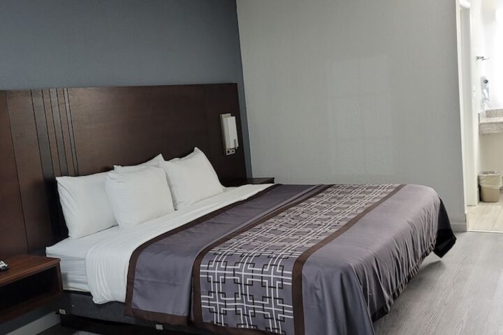 Room 19 of 29