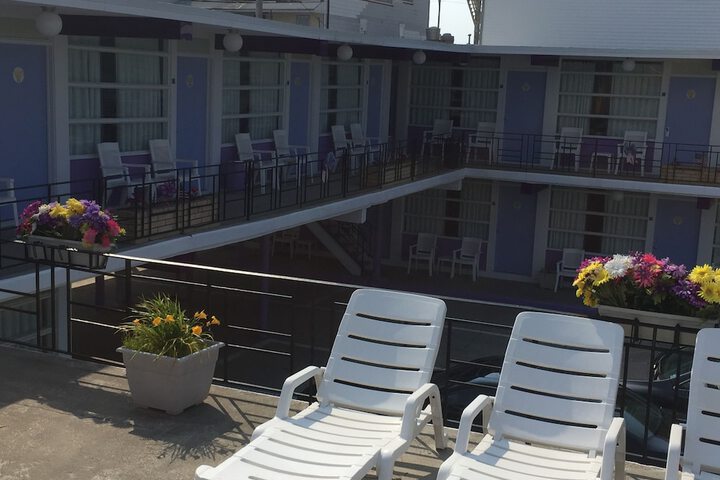 Sundeck 42 of 44