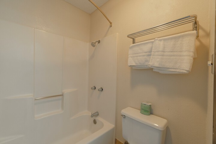 Room 73 of 120