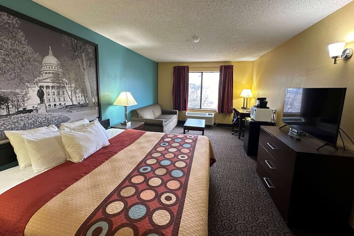 Room 16 of 25