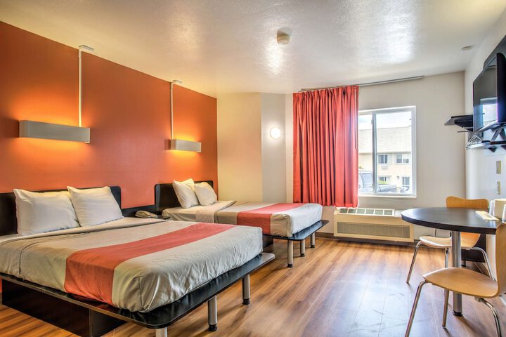 Room 18 of 27