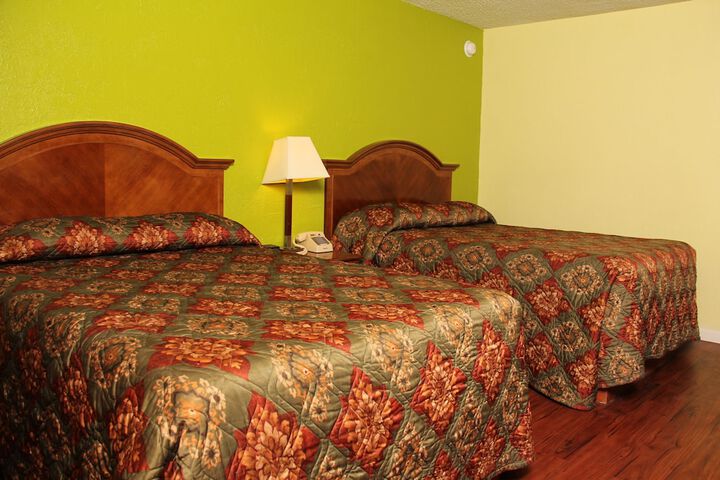 Room 28 of 39