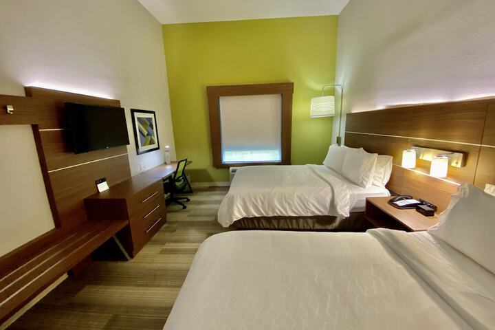 Room 50 of 62