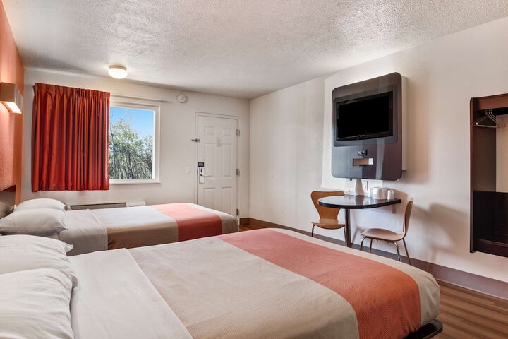 Room 16 of 29