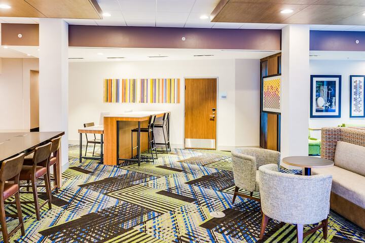 Hotel 2 of 43