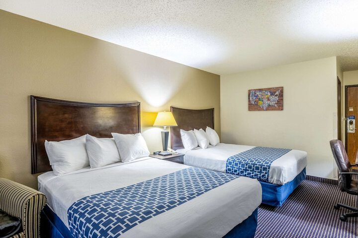 Room 20 of 28